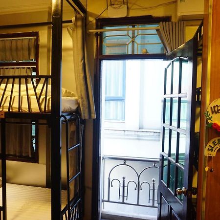 Nusmile'S Hostel And Travel ฮานอย ภายนอก รูปภาพ